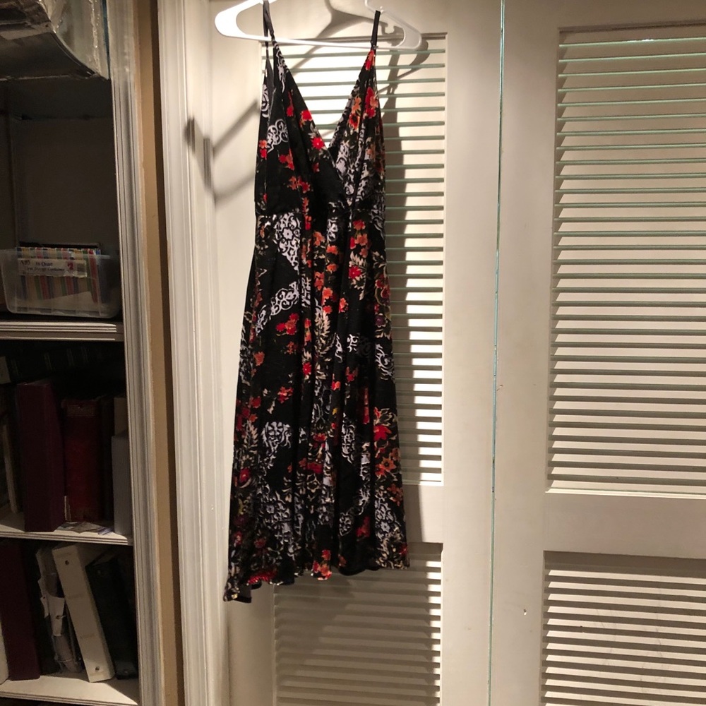 Eri + Ali black red velvet dress.